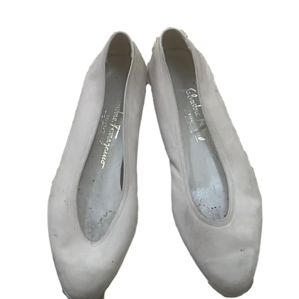 SALVATORE FERRAGAMO POINTED TOE FLATS SIZE 8M